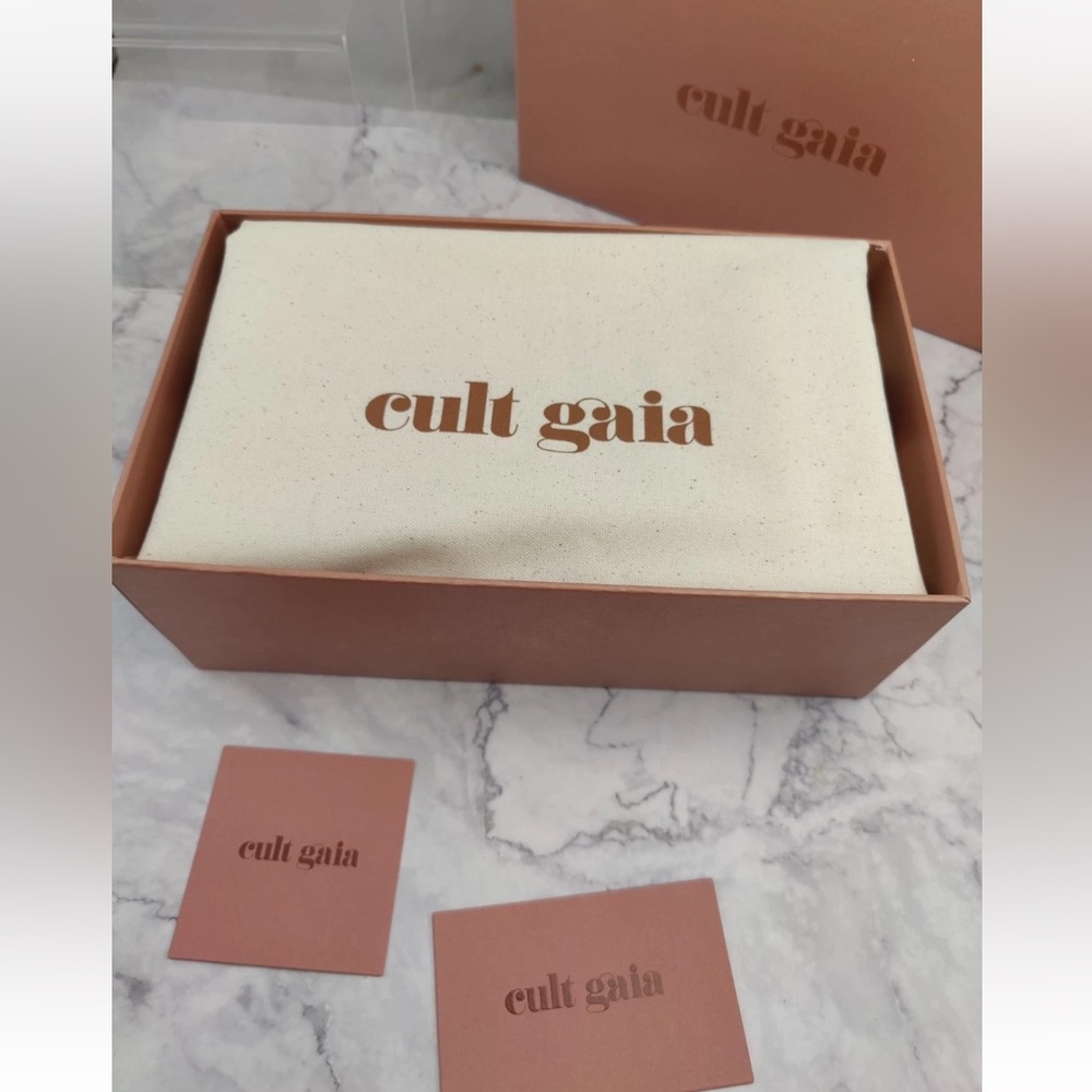 Cult Gaia $398 Helene Cornsilk Acrylic Clutch Shoulder Bag Gold Chain NWT - Picture 6 of 11